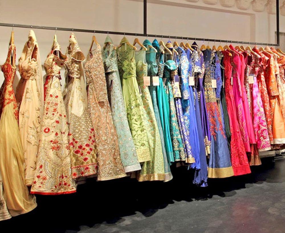 Look Different Every Time: The Power of Fashion Rental